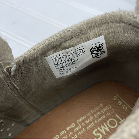 Tom's Deia Suede Perforated Side Zip Ankle Bootie Size 9.5 346 - Picture 4 of 11